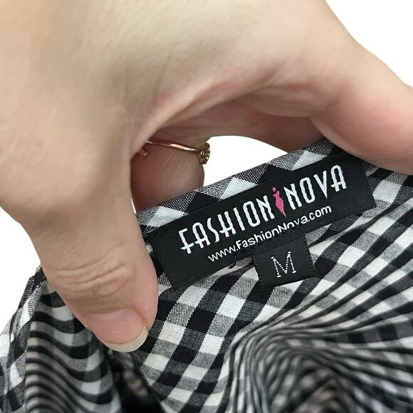 Fashion Nova Gingham Romper Medium Tied Front Ruffle Hem Cutout Cottage Coquette - Picture 5 of 7